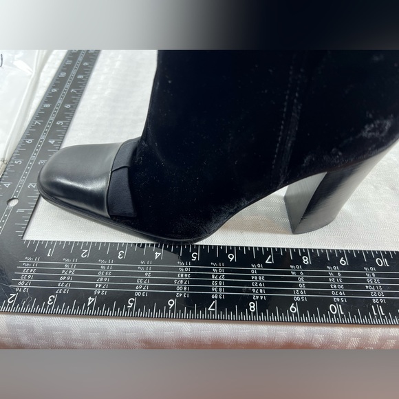 7009: Yves Saint Laurent Rive Gauche Velvet Ankle Boots 35.5 IT - Picture 12 of 12